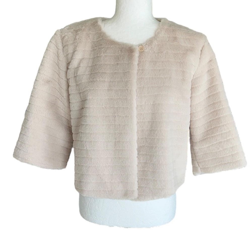 NWT Made In Italy Moda Beige Faux Fur 3/4 Sleeve Cropped Jacket - M / L